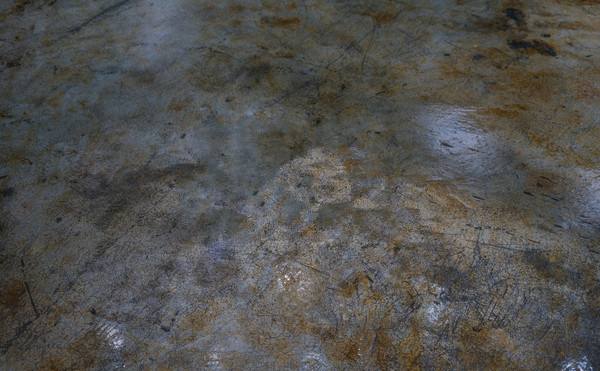 環氧地坪施工地面出現油污怎么辦？